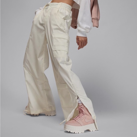 Jordan 1
Brooklyn
'pink oxford' 
Brand new - Picture 11 of 16